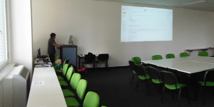 WhatsApp? To dá i vaše babička! Podpořte vznik digitálních koutků pro seniory