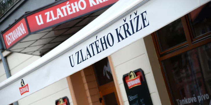 Masové prkno: steak z krkovice, kuřecí špíz, hovězí žebra a domácí americké brambory i omáčky