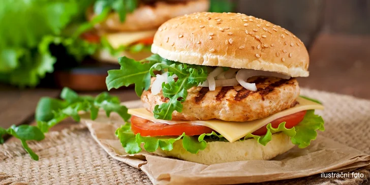 Zasytí i zachutná: zdravý burger s kuřecím masem, brambory a domácí limonádou