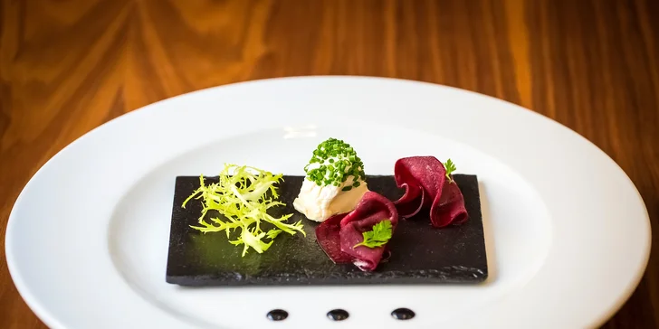 4chodové menu s candátem nebo vepřovou panenkou v restauraci Amaryla
