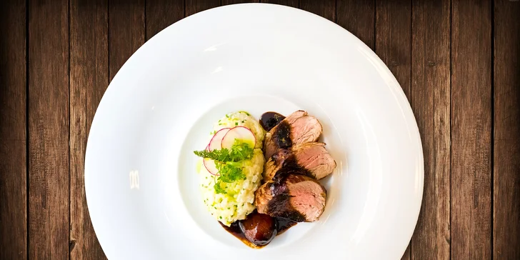 4chodové menu s candátem nebo vepřovou panenkou v restauraci Amaryla
