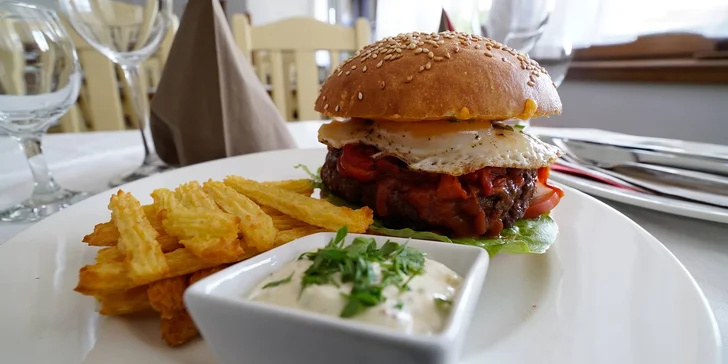 Takhle chutná kvalita: Burger s 200 gramy prvotřídního hovězího masa