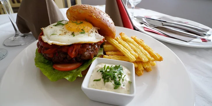 Takhle chutná kvalita: Burger s 200 gramy prvotřídního hovězího masa