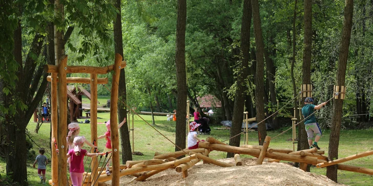 Rodinná vstupenka do Farmaparku: krmení zvířátek, hřiště a spousta prima atrakcí