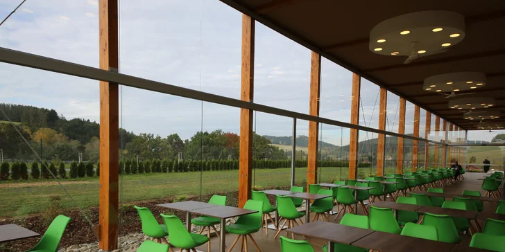 Rodinná vstupenka do Farmaparku: krmení zvířátek, hřiště a spousta prima atrakcí