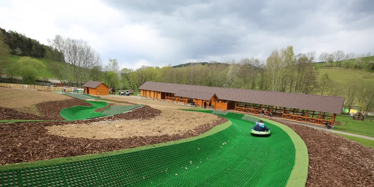 Rodinná vstupenka do Farmaparku: krmení zvířátek, hřiště a spousta prima atrakcí