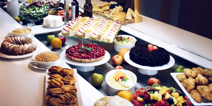 Akce pro gurmány: Nedělní bufetový brunch s animačním programem pro děti