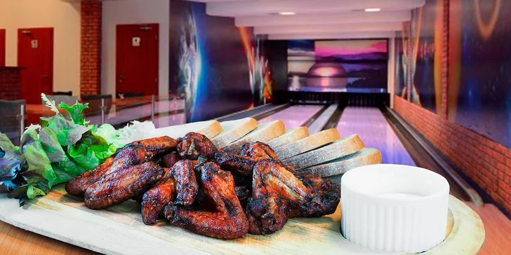 Dvě hodiny bowlingu až pro 8 hráčů i varianta s kilem křidýlek Buffalo Wings