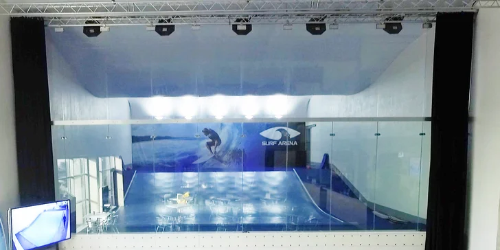 Půlhodina na vodním simulátoru a bodyboarding včetně videozáznamu