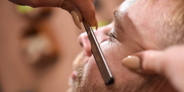 Skvělý dárek pro pány: střih nebo holení v klasickém barbershopu na Vinohradech