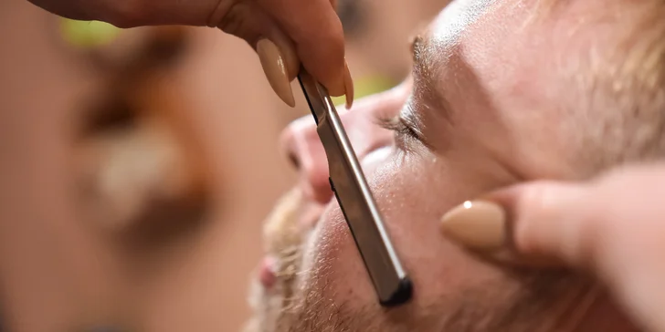Darujte pánům péči i relax: Střih nebo holení v The Hipster Barbershopu
