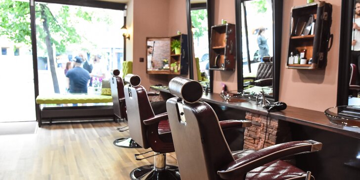 Jen pro pány: střih nebo holení v klasickém barbershopu na Vinohradech