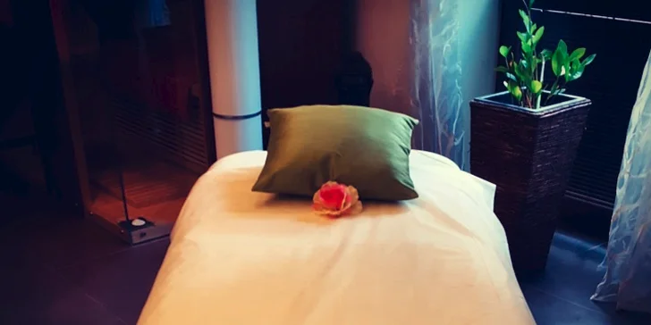 90 minut úžasné relaxace: Thajská olejová masáž s peelingem