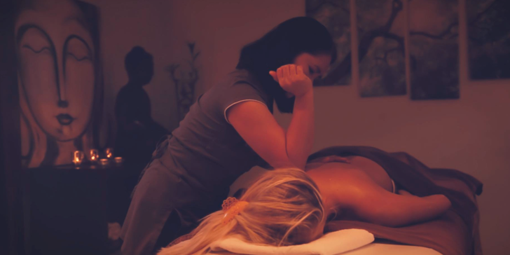 90 minut úžasné relaxace: Thajská olejová masáž s peelingem