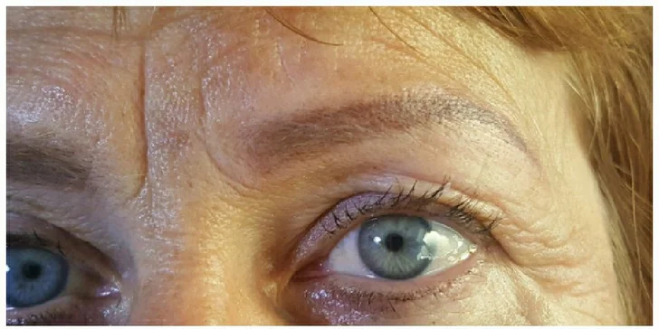 Krásné obočí: kombinace dvou technik microblading + vlásková metoda