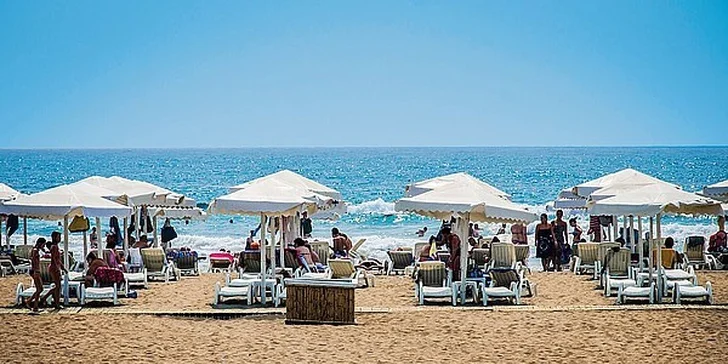 Na dosah máte nejdelší pláž v Černé Hoře. Nese název Velika plaža a někdy se jí přezdívá Ulcinjská Copacabana.