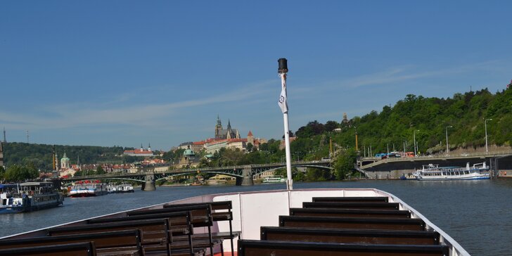 Vyhlídkové, polední a večerní plavby po Vltavě, některé i s rautem a hudbou