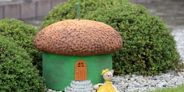 Den se skřítky a elfy ve Farmaparku: živé pohádkové bytosti, atrakce a zvířátka