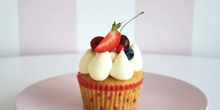 Cupcake vanilka s lesným ovocím