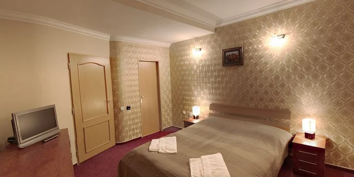 4* odpočinek v Praze pro dva s privátním bazénem a snídaní