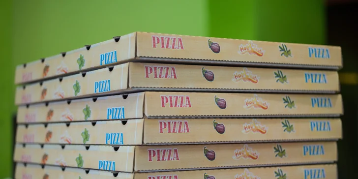 Dáte si dvě, nebo ještě jednu maxi k nim? Křupavé pizzy výběrem ze 38 druhů