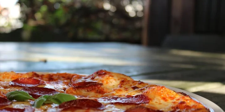 Rozkoš, co má ⌀ 32 cm: italská pizza výběrem z 10 druhů v rodinné pizzerii