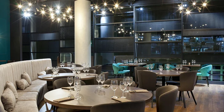 Privíta vás 4* Clarion Congress Hotel, ktorý stojí priamo vedľa zastávky metra Vysočanská.