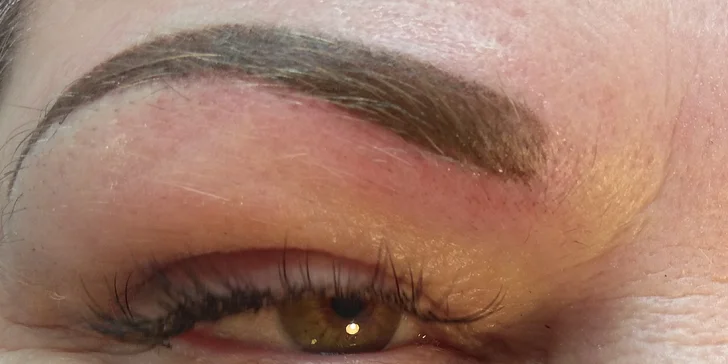 Permanentní make-up obočí pudrovou metodou