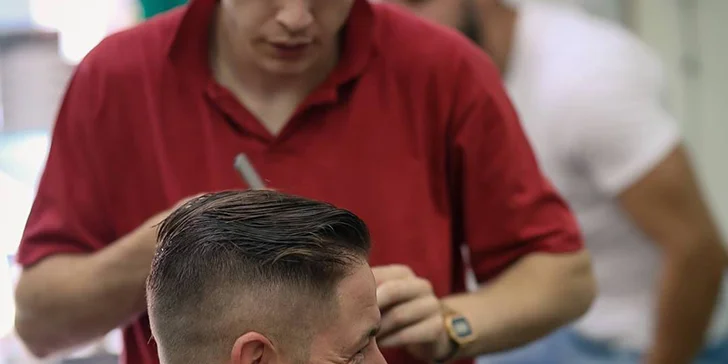 Jaký otec, takový syn: oba šik díky péči salonu Original Barber Cut