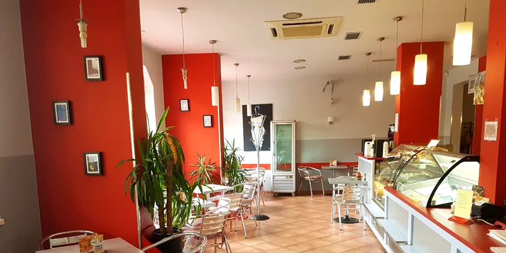 Pějte píseň do kola: Křupavá pizza dle výběru a Cappy džus k tomu