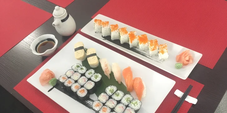 Sushi v podzámčí: 24 nebo 38 rolek s lososem, mořským vlkem i krabem