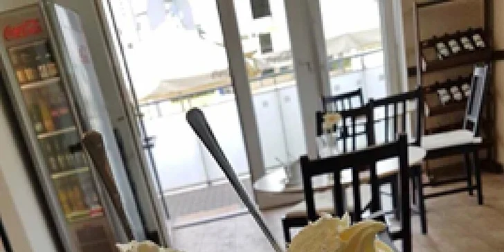 Křupavý croissant nebo horké maliny a voňavá káva v Café Bolzano