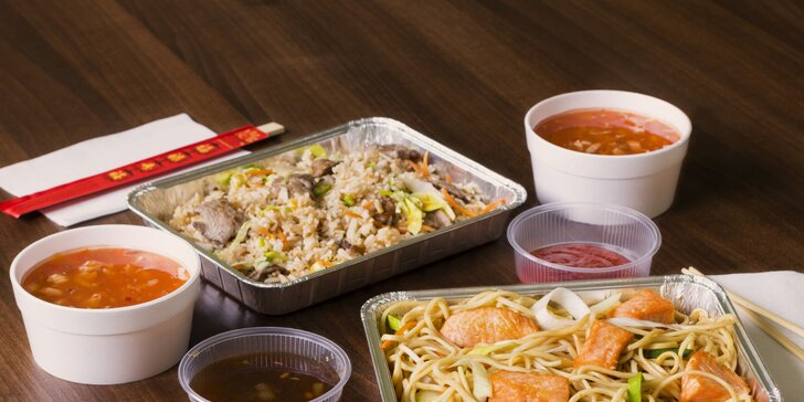 Rozvoz asijských specialit: nudle či rýže s lososem nebo hovězím a polévka pro dva