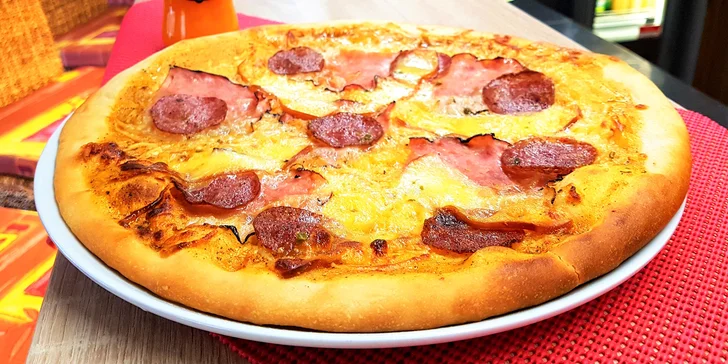 Pějte píseň do kola: Křupavá pizza dle výběru a Cappy džus k tomu
