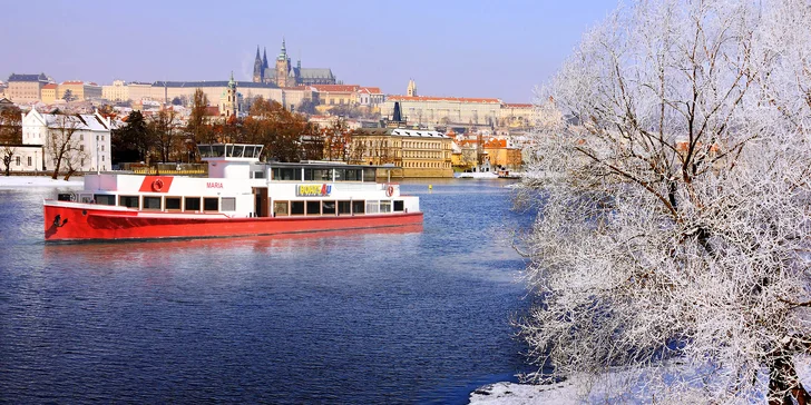 Naloďte se na Vánoce: adventní plavba po Vltavě se svařákem, koledami a cukrovím
