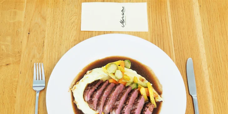 3chodové zimní menu pro dva v zámecké restauraci Monâme