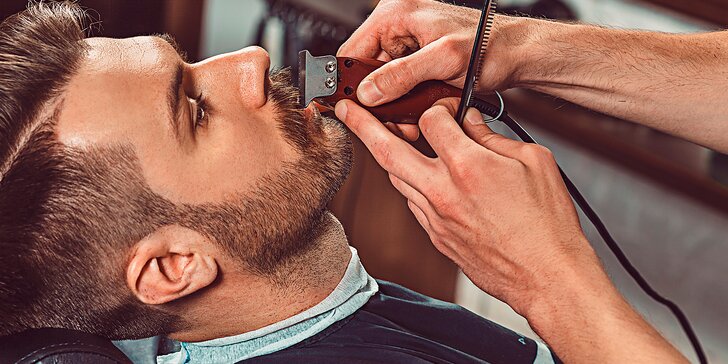 Dokonalá péče v barber shopu: klasický pánský střih nebo holení hot towel