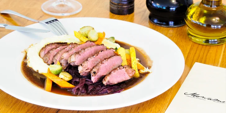 3chodové zimní menu pro dva v zámecké restauraci Monâme