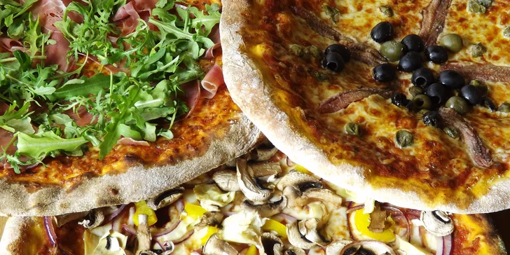1 nebo 2 pizzy z pece na dřevo a sleva na piva v restauraci na Vinohradech