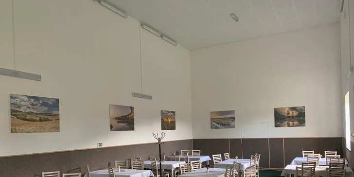  Ke hře si vychutnáte i pořádné dobroty. Dáte si tatarák s topinkami? Nebo bowling prkno s kuřecími řízečky, špalíky, hranolky a coleslawem? 