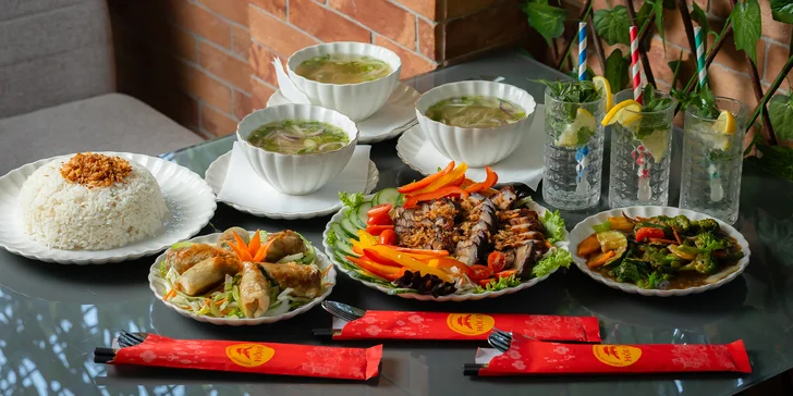 Vietnamské sady Cơm Thịt Quay: autentické chute pre 2 alebo 3 osoby