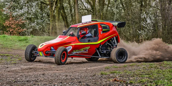 Adrenalinová jízda v buggy na závodním okruhu: 3, 5 nebo 7 kol včetně instruktážního kola