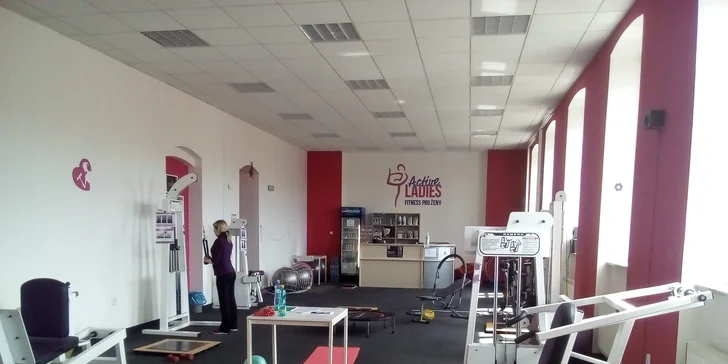 Permanentka do dámského fitness centra na 2 týdny a skupinová cvičení