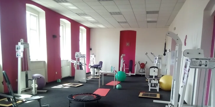 Permanentka do dámského fitness centra na 2 týdny a skupinová cvičení