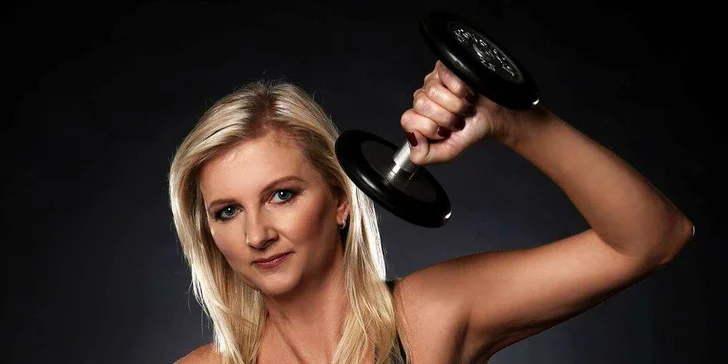 Permanentka do dámského fitness centra na 2 týdny a skupinová cvičení