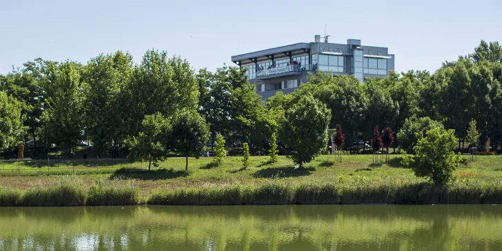 Podzimní pobyt na břehu Dunaje s wellness a polopenzí – 20 km od Bratislavy