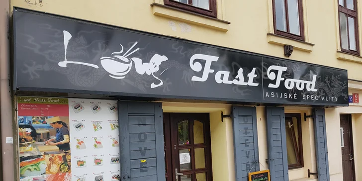 Asijské dobroty s sebou: 4× sushi maki ve 3 verzích a 6× minizávitek