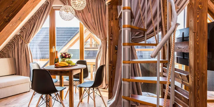Všechny apartmány resortu mají ložnici, obývací pokoj s pohovkou, kuchyňku, vlastní koupelnu se sprchovým koutem a fénem na vlasy a jsou vybaveny TV s plochou obrazovkou.