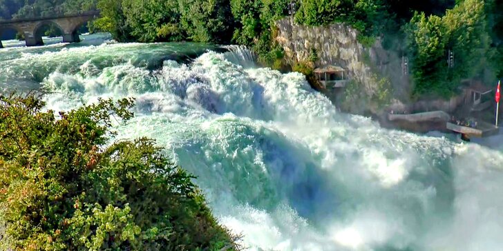 Advent ve Švýcarsku: Nejmohutnější vodopády Evropy a návštěva trhů v Basileji