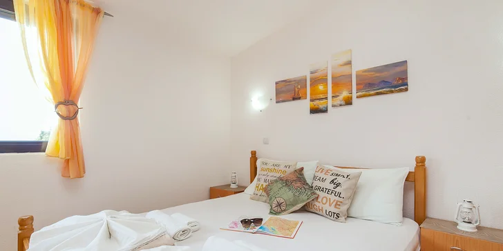 Apartmány a štúdiá majú TV, Wi-Fi pripojenie a klimatizáciu.